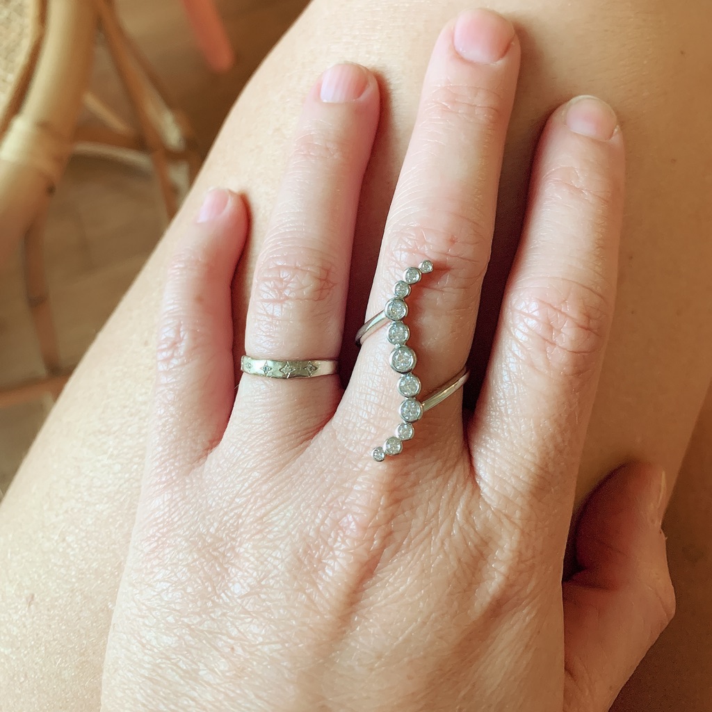 Curve Ring